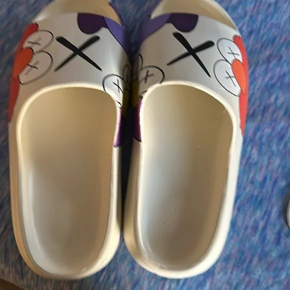 Women’s slides - Picture 2 of 4